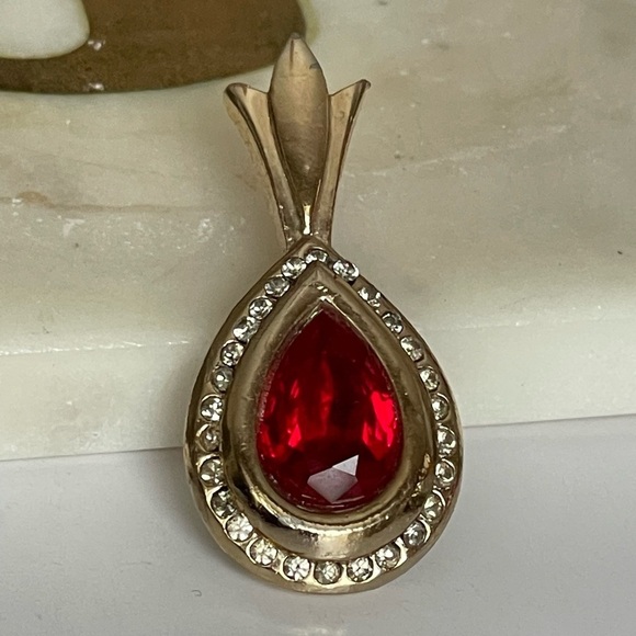 Vintage Ruby Gemstone Oval Pendant - Picture 2 of 7
